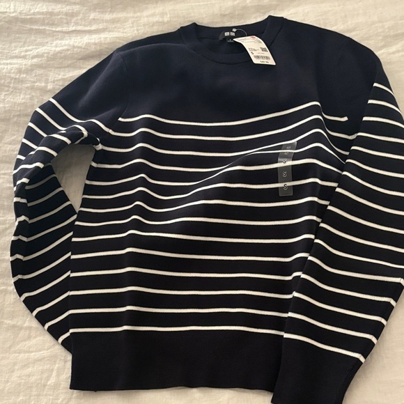 Uniqlo Other - NWT Uniqlo Men's Navy and White size S Crewneck Sweater